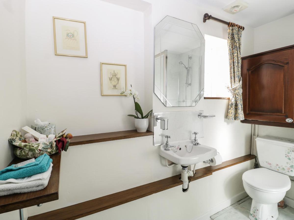 Pike Cottage Acton Turville Exterior foto